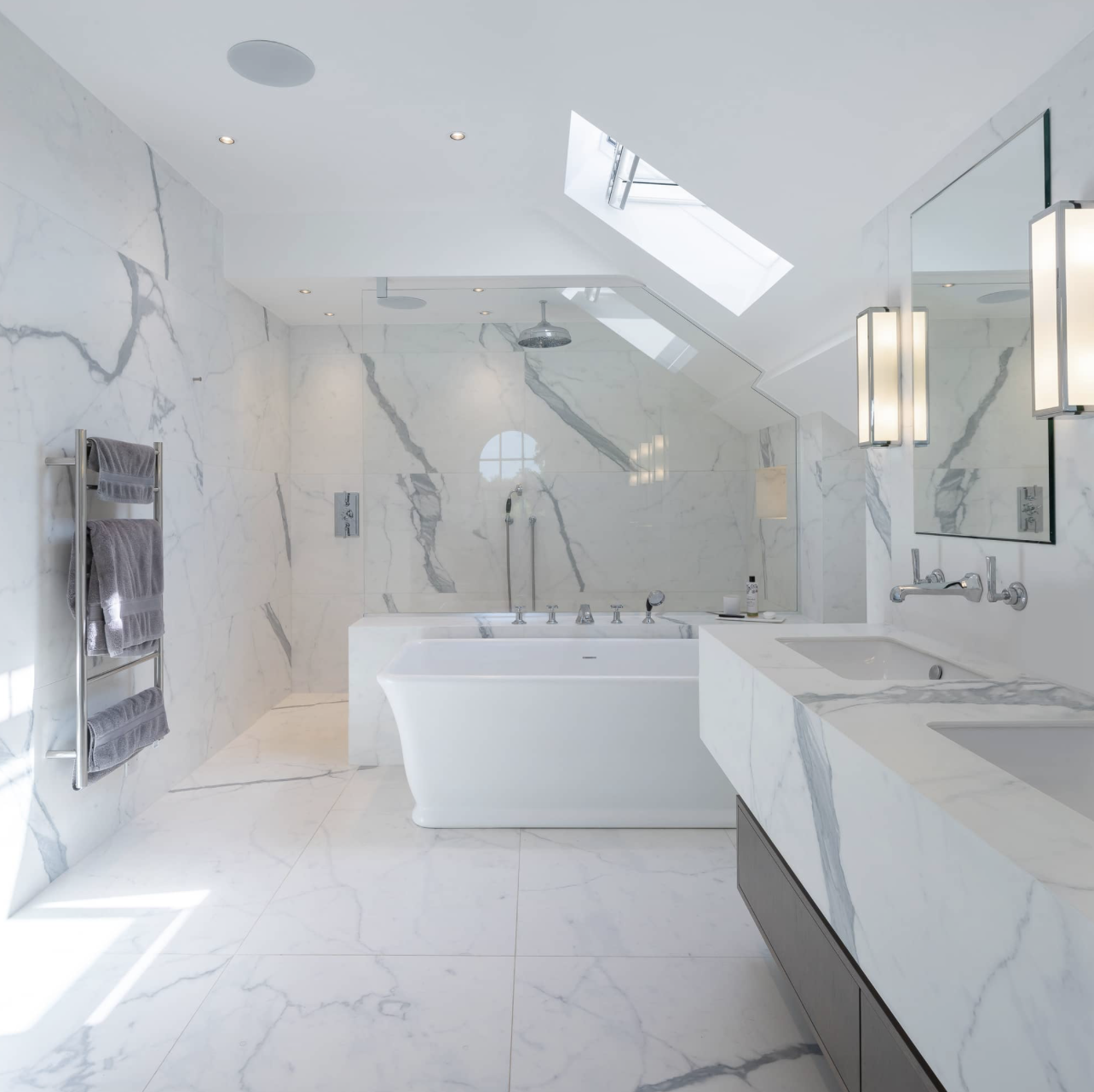 Master ensuite bathroom