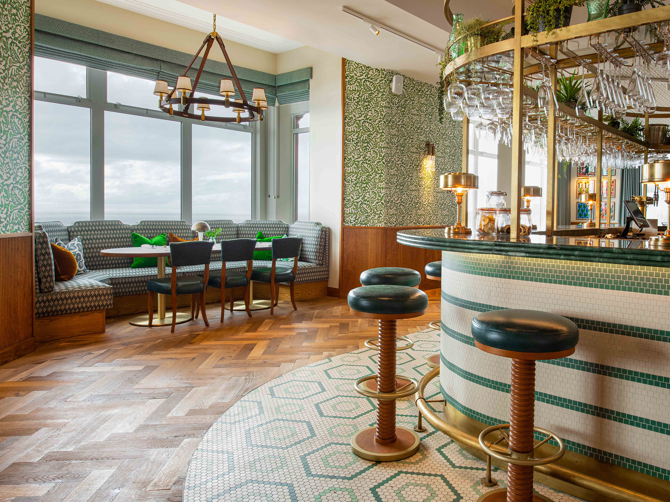 Restaurant RenMor feat. Velentre wood flooring