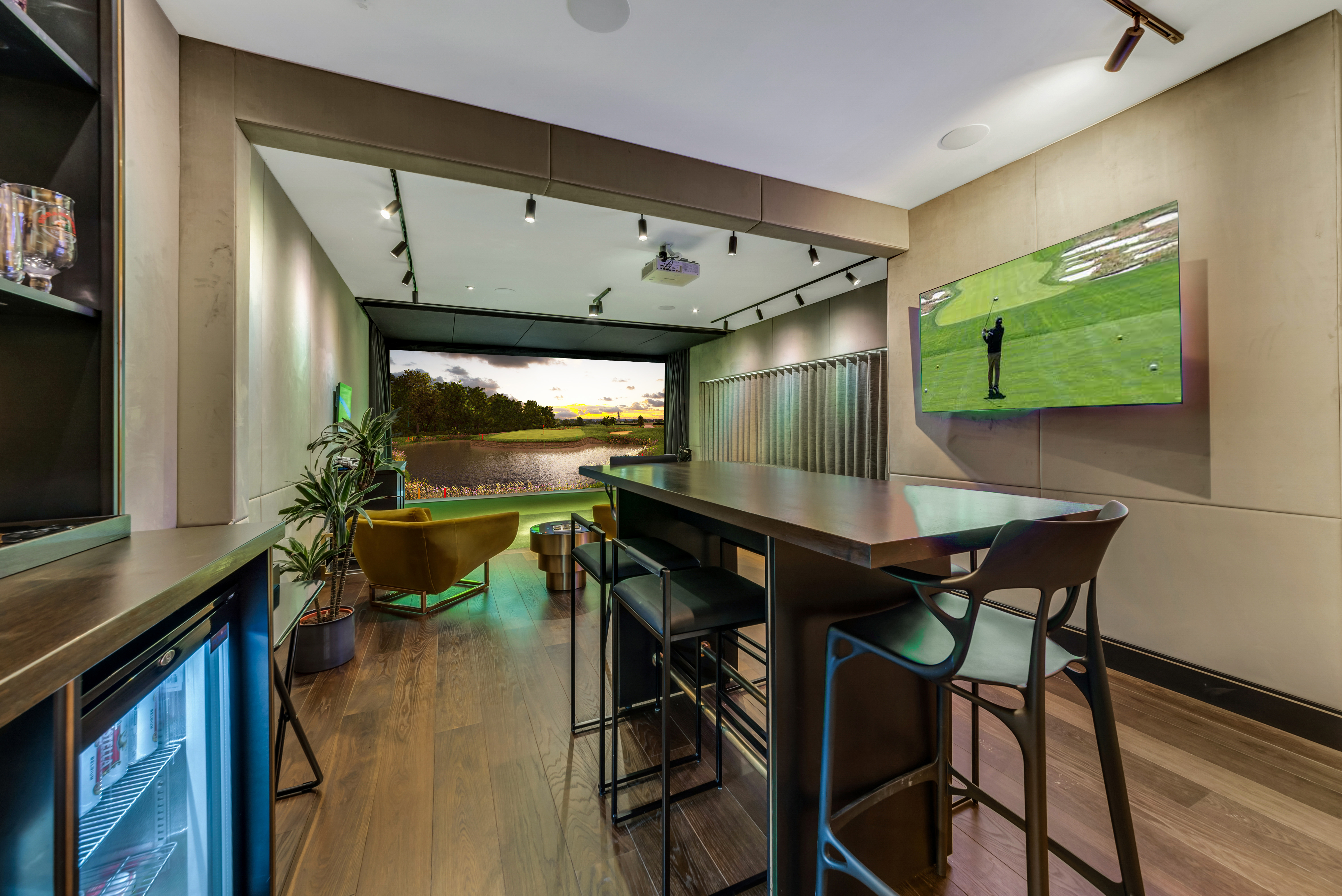 Golf Simulator & Bar