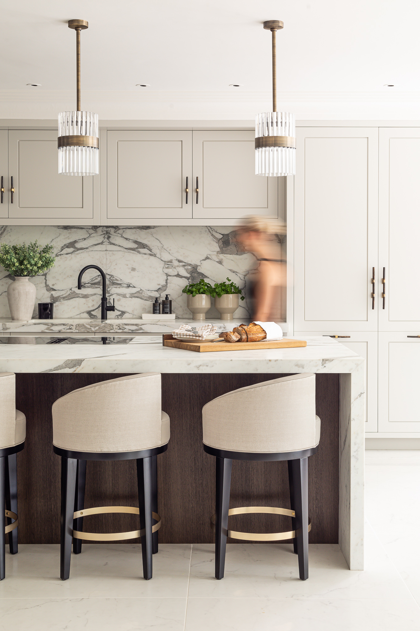 kitchen with mixed contemporary shaker painted joinery and grey oak cupboards