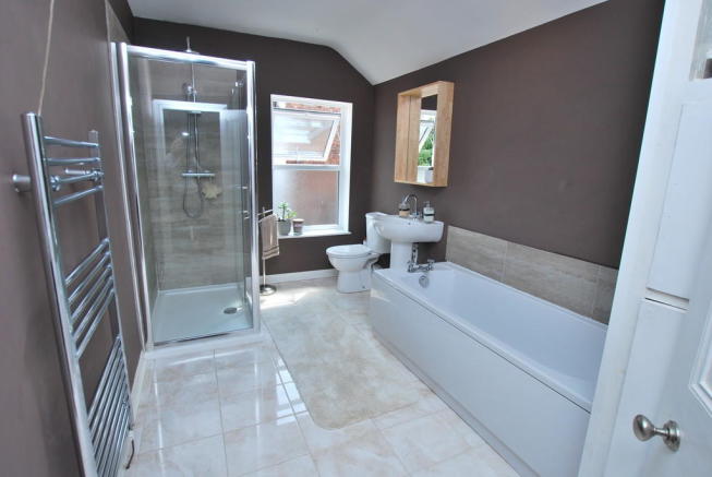 A classic Bathroom ready for renovating