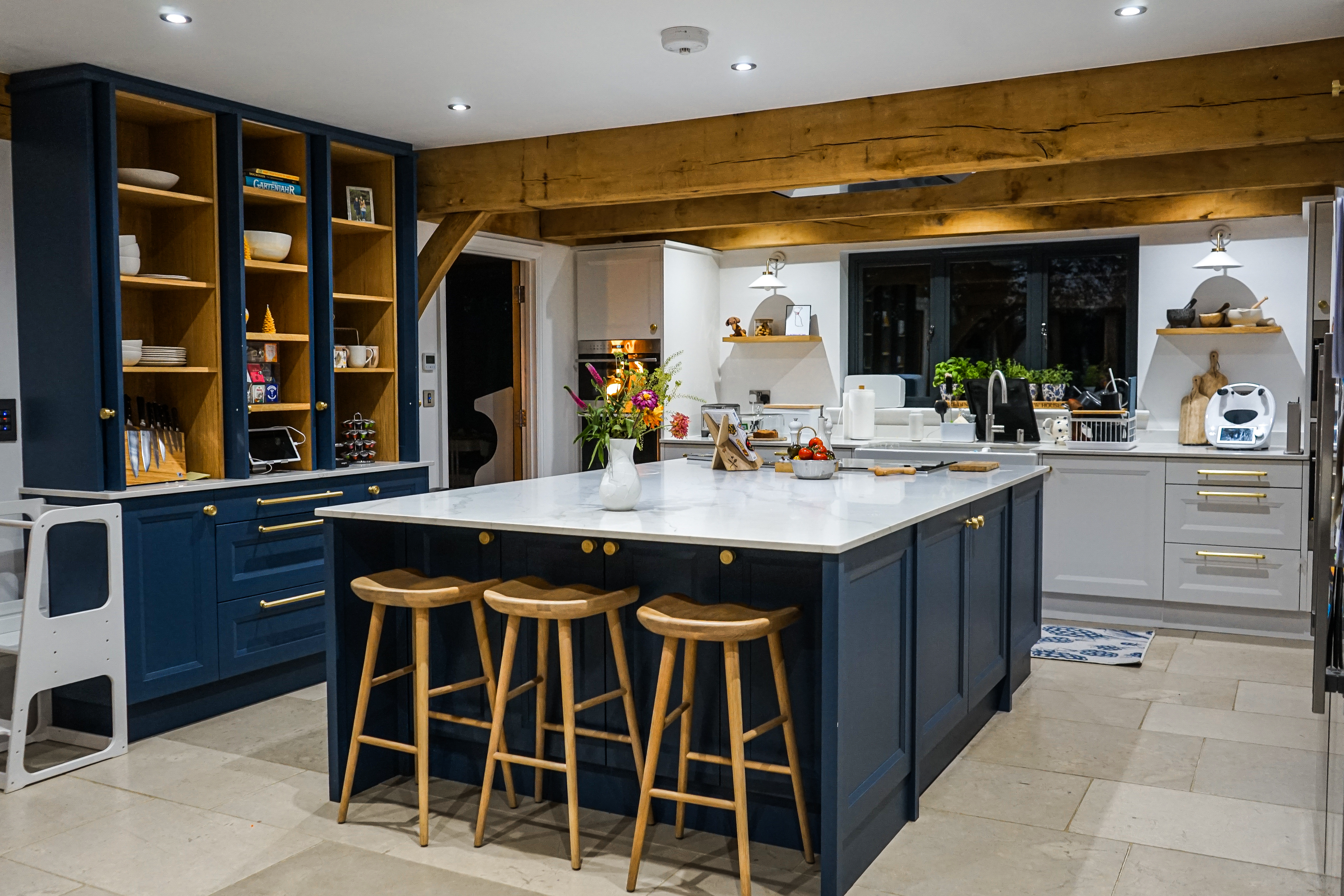 Stylish Farmhouse Kitchen