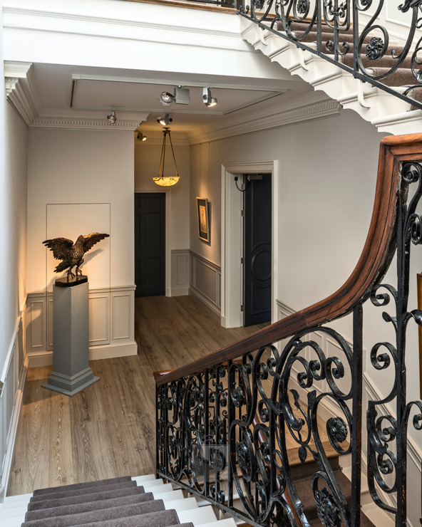 Daniel Katz Gallery - Staircase landing