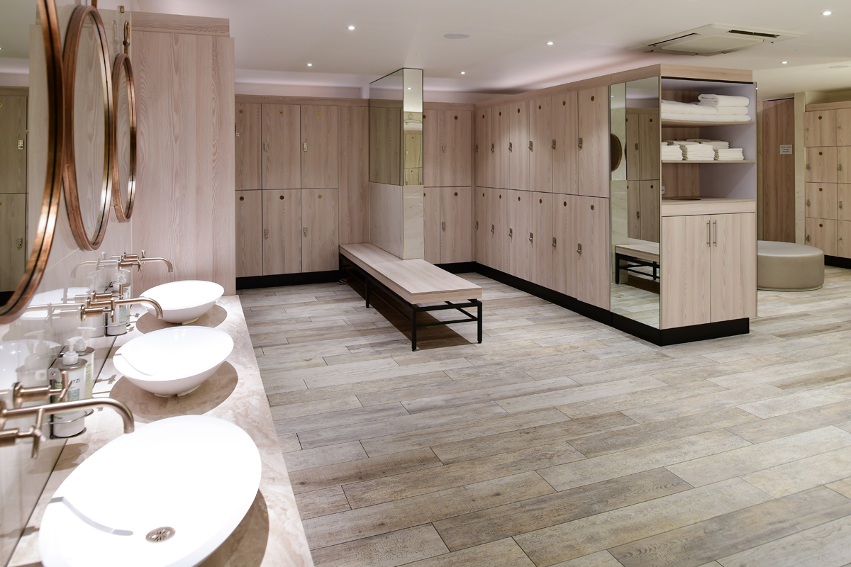 Minoli Travelling North White wood look tiles