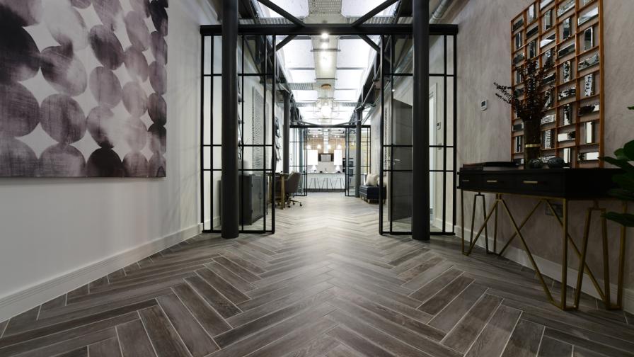 Minoli Tree Age Grey wood look porcelain tiles