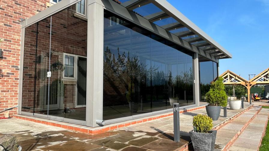 Mid-grey glass room with grey anti sun glass for sliding doors 