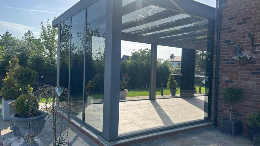 Mid-grey glass room with grey anti sun glass for sliding doors 