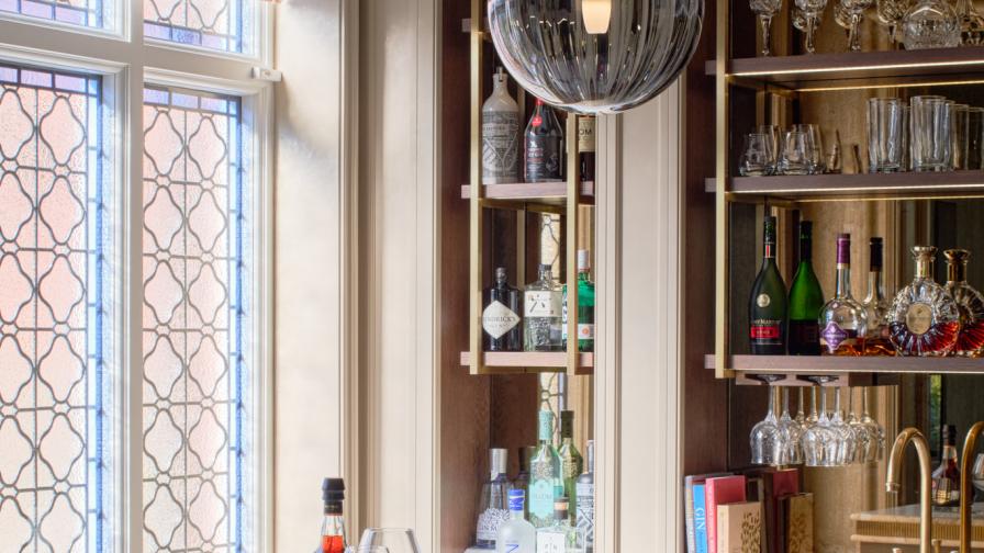 A vintage inspired home bar by Hetherington Newman