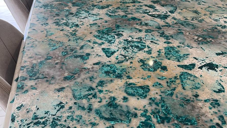 Emerald Green Quartz bespoke table2