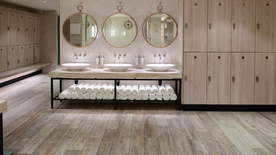 Minoli Travelling North White wood look tiles